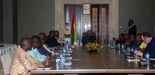 Dakar, Bissau et le MFDC signent un accord de paix pour déposer les armes.