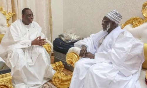 Le Chef de l’État Macky Sall reçu par la Khalif général des mourides Serigne Mountakha Mbacké.