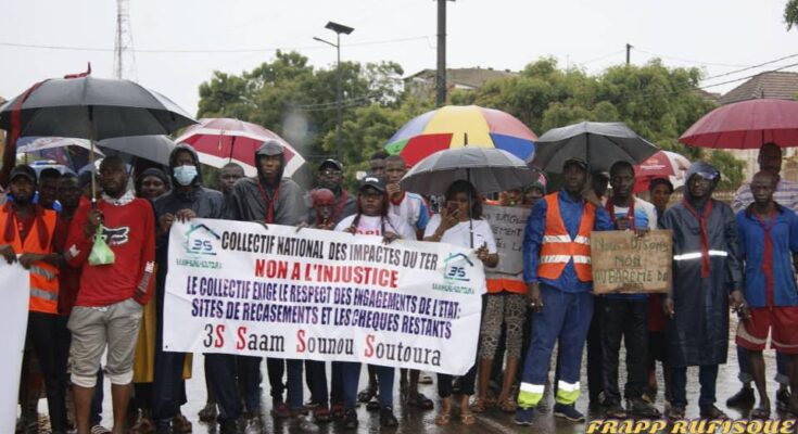 Les manifestants de Sébikotane libres.