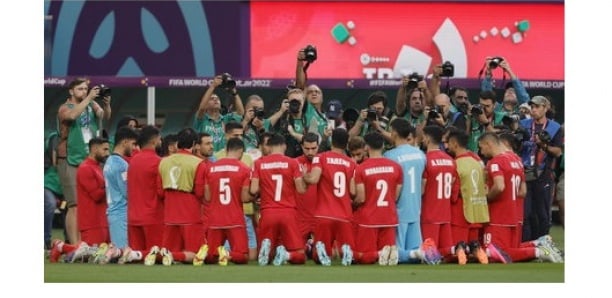 Qatar : Les joueurs iraniens refusent de chanter l’hymne national.