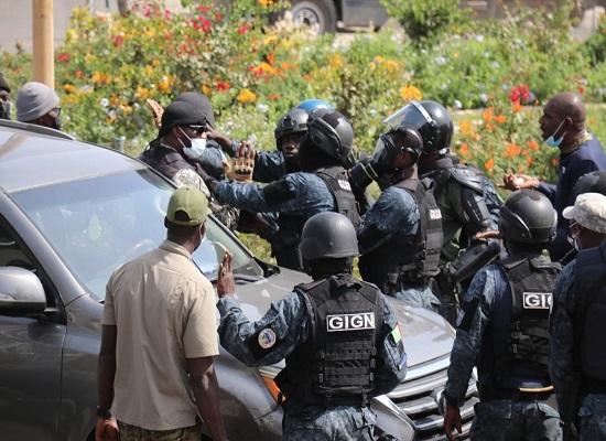 Urgent : Six gardes de corps d’Ousmane Sonko arrêtés.