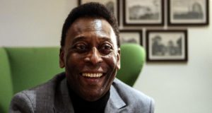 Lire la suite à propos de l’article Football : Pelé se sent mieux.