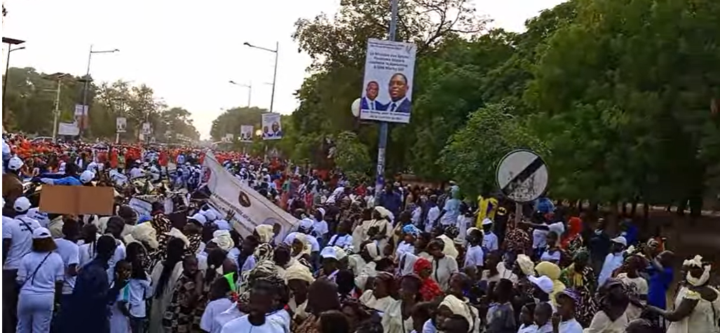 Macky Sall à Thiès : Suivez l’accueil chaleureux réservé au Président