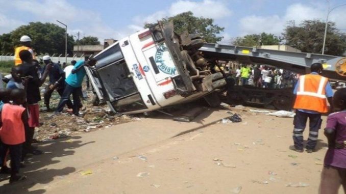 Urgent : Un bus se renverse et fait 4 morts et plusieurs blessés à Khombole