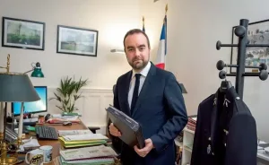 Lire la suite à propos de l’article Le ministre français des Armées à Dakar : La France prête à vendre plus d’armes au Sénégal…