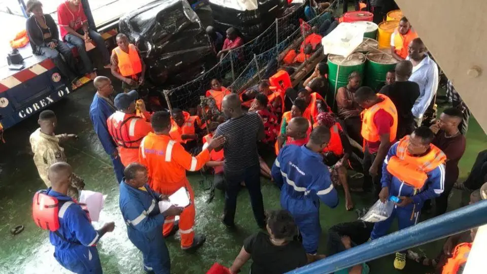 Plusieurs morts et 28 portés disparus dans le naufrage d’un mini ferry au gabon