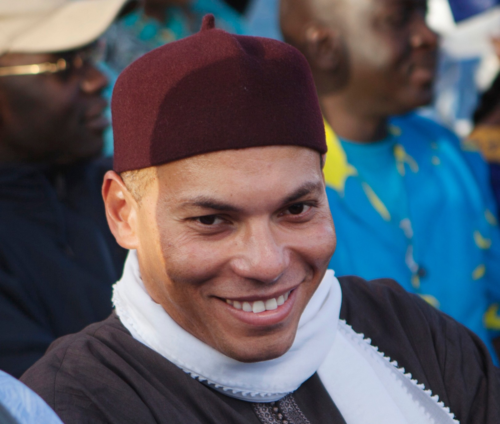 Lire la suite à propos de l’article Dialogue national : La révision du procès de Karim Wade actée