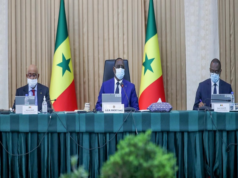 Effondrement de bâtiments : Macky Sall fixe un ultimatum à trois ministres pour une solution