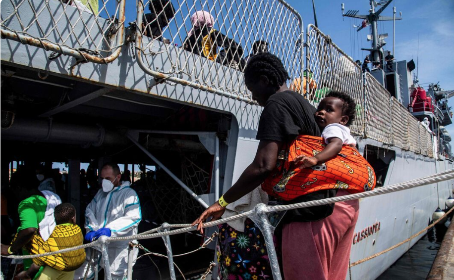 Afflux de migrants à Lampedusa : la présidente de la Commission européenne se rendra sur l’île dimanche