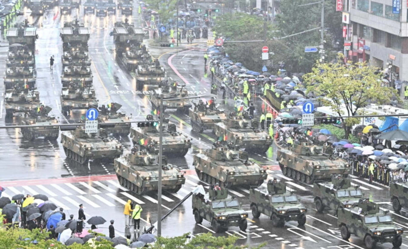 Corée du Sud: gigantesque parade militaire à Séoul