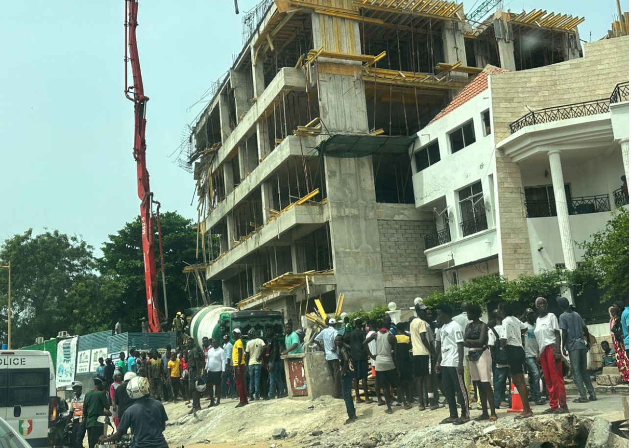 Une partie d’un immeuble en construction s’effondre á Dakar