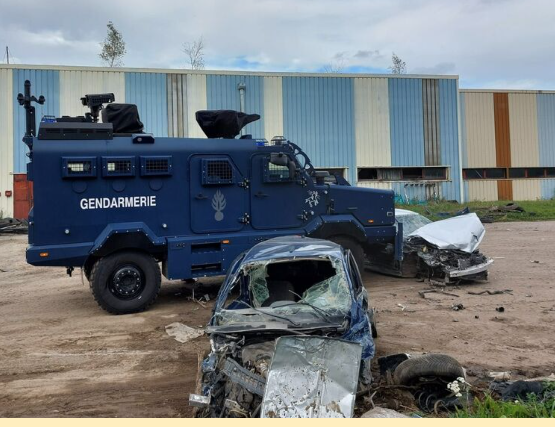 Émeutes, menace terroriste, cyclone : le Centaure, le nouveau blindé tout-terrain polyvalent des gendarmes