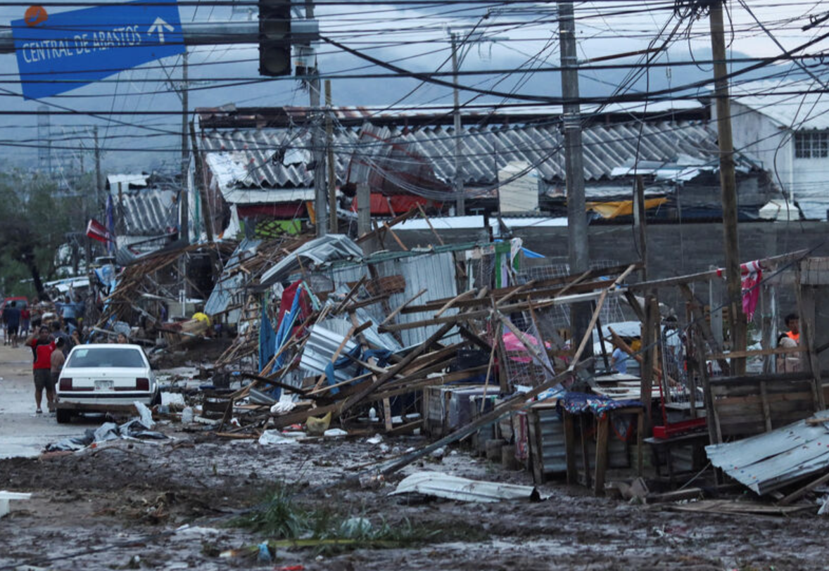 Ouragan Otis : au Mexique, Acapulco dévastée et isolée