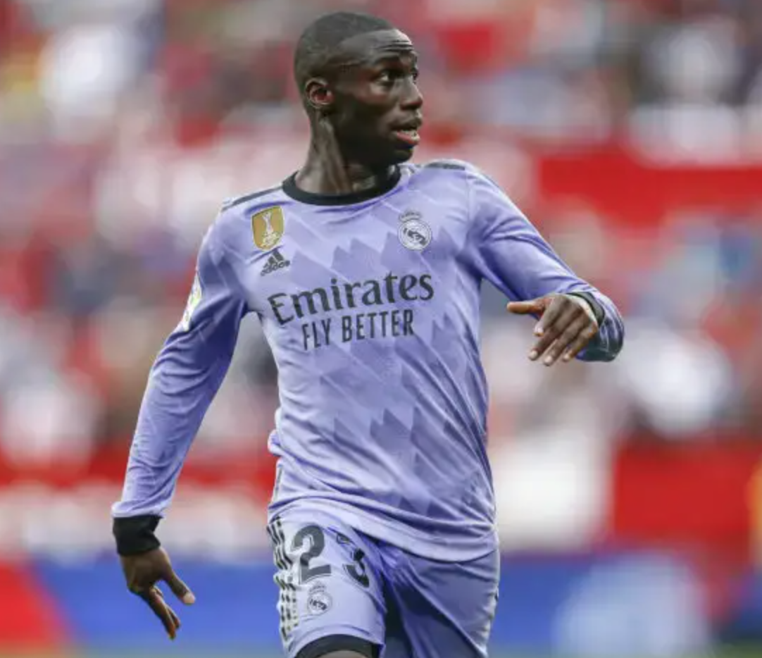 Real Madrid : Ferland Mendy sur le départ, son remplaçant déjà dans l’avion ?