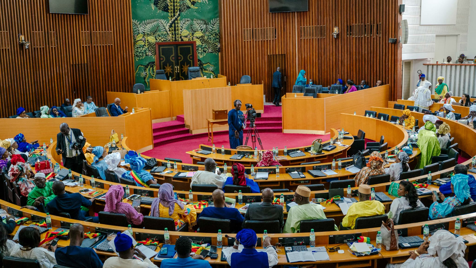 Les députés se penchent aujourd’hui en plénière sur le report controversé de la présidentielle de février 2024. L’Assemblée nationale est sous haute surveillance.