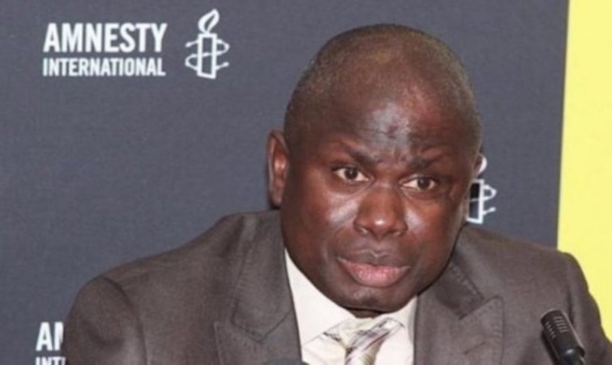 Seydi Gassama prévient face à la situation des Burkinabés devant l’ambassade du Sénégal : «Ils n’ont pas à mêler Diomaye et Sonko à cette affaire»